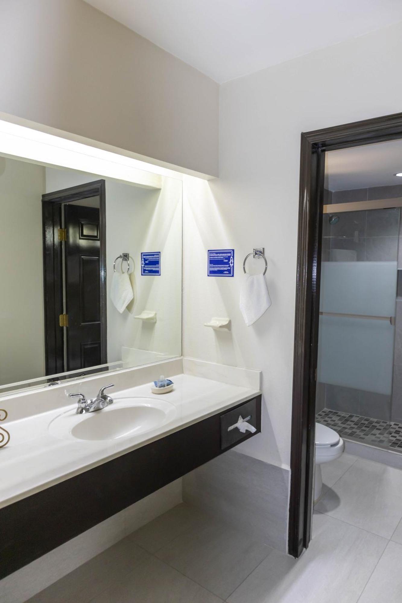 Best Western Hotel Plaza Matamoros Exterior foto