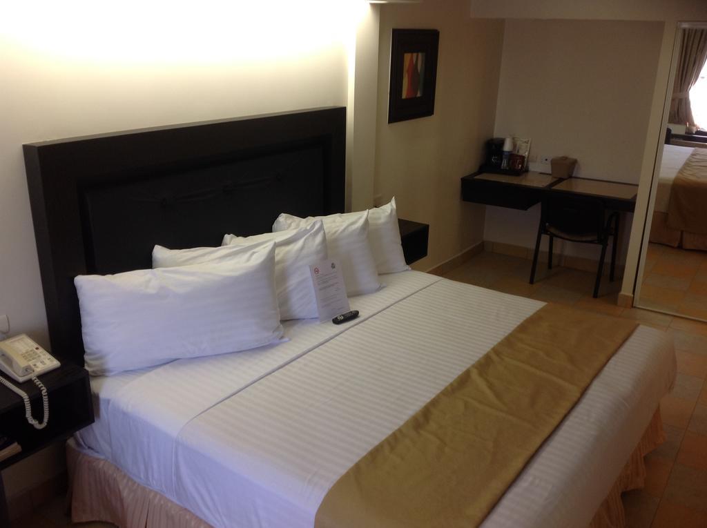 Best Western Hotel Plaza Matamoros Exterior foto