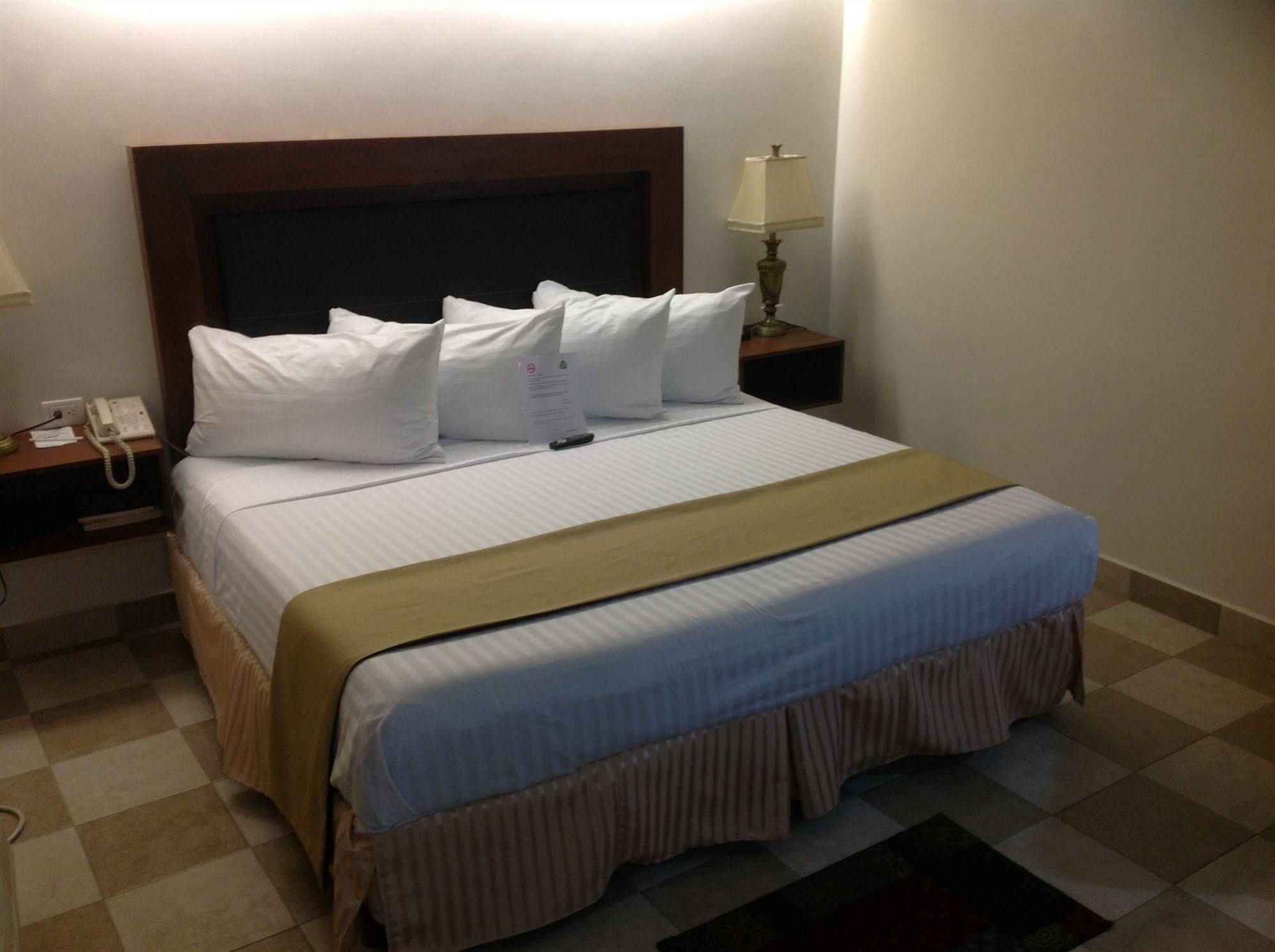 Best Western Hotel Plaza Matamoros Exterior foto